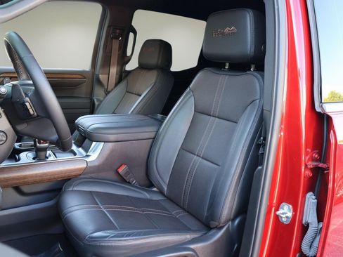 Used 2023 Chevrolet Silverado 1500 High Country w/ High Country Premium Package image 13