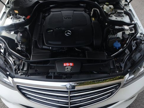 Used 2014 Mercedes-Benz E 350 4MATIC Wagon image 26