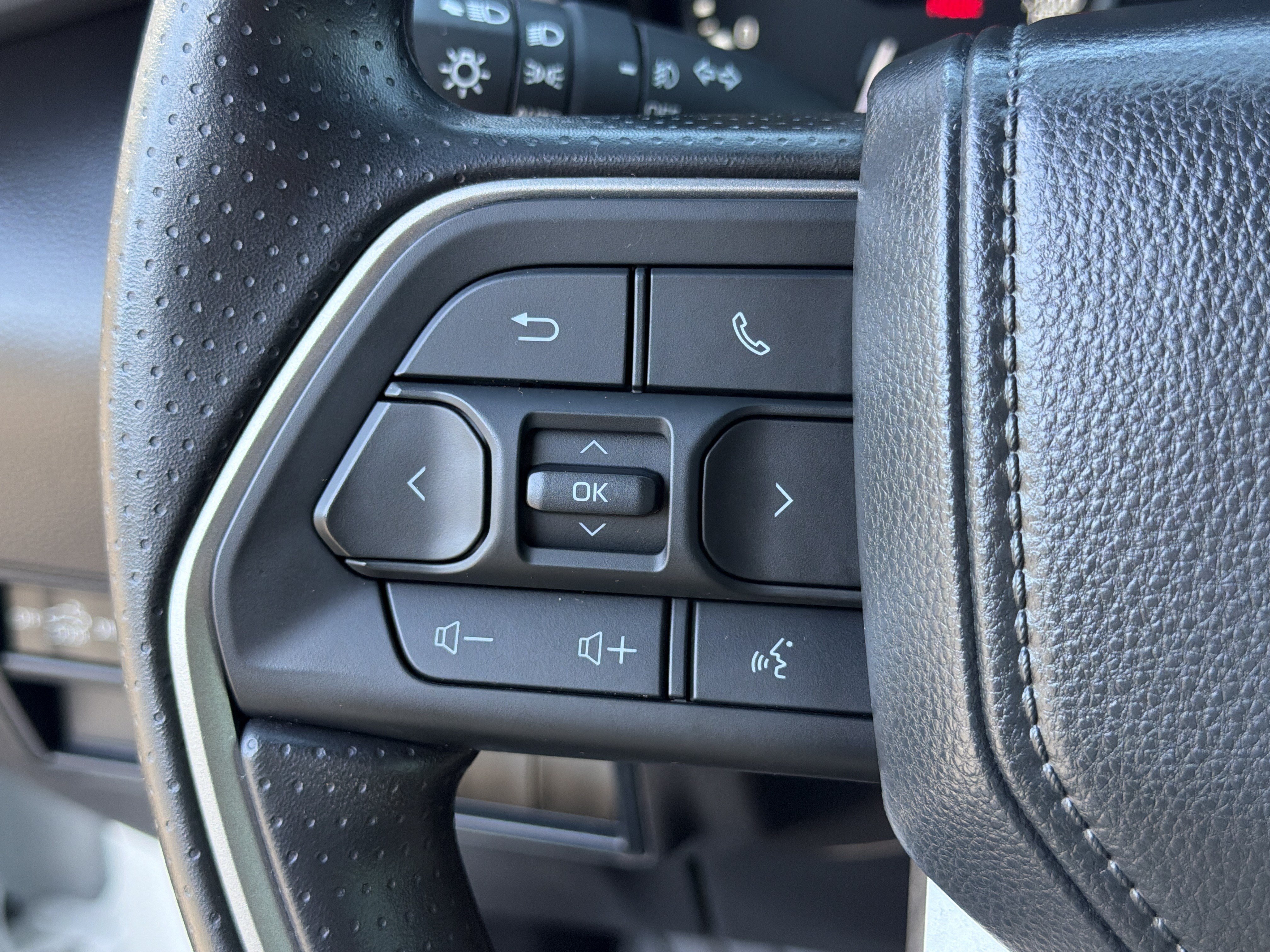Used 2025 Toyota Tundra SR5 AWD/4WD image 19