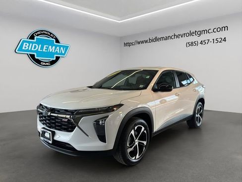 New 2026 Chevrolet Trax RS image 3