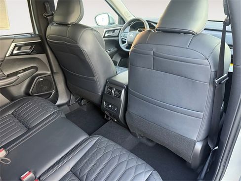New 2026 Mitsubishi Outlander SEL image 28