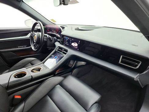 Used 2022 Porsche Taycan RWD image 14