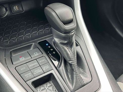 Certified 2024 Toyota RAV4 XLE image 30