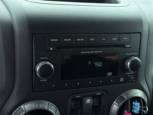 Used 2018 Jeep Wrangler Sport image 14