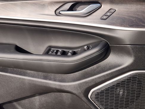 New 2026 Jeep Grand Cherokee Limited image 17