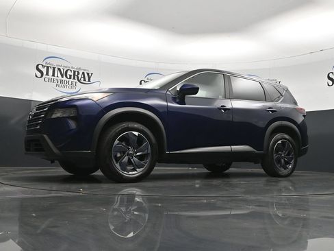 Used 2025 Nissan Rogue SV FWD image 28