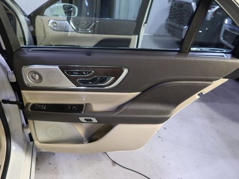 Used 2020 Lincoln Continental Reserve w/ Luxury Package image 31