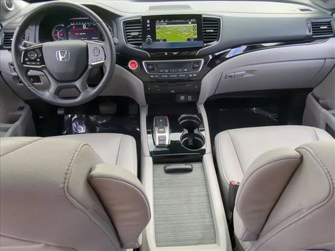 Used 2019 Honda Pilot Touring image 19