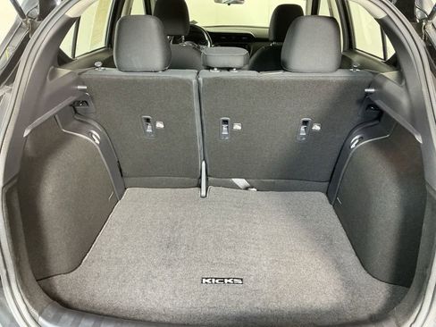 Used 2023 Nissan Kicks SV FWD image 11