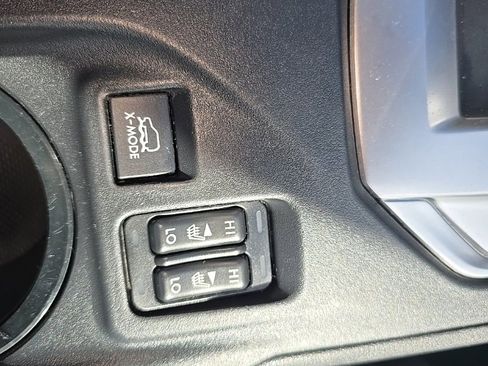 Used 2021 Subaru Crosstrek 2.0i Premium w/ Moonroof Package image 22