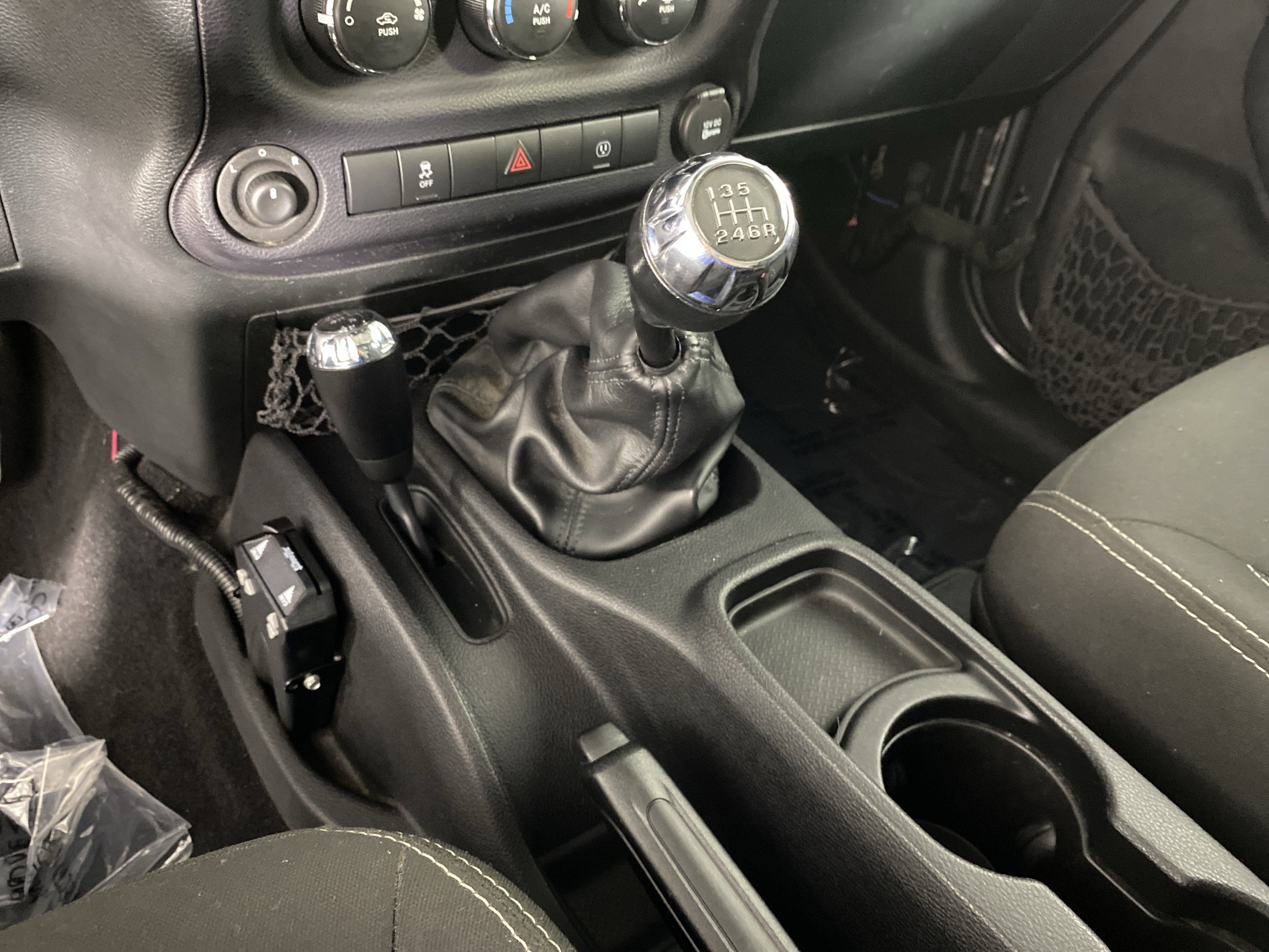 Used 2016 Jeep Wrangler Rubicon w/ Dual Top Group AWD/4WD image 30