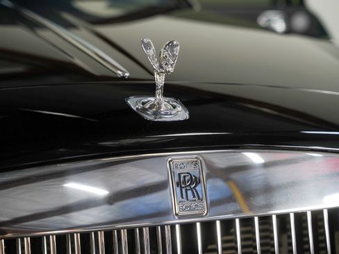 Used 2017 Rolls-Royce Wraith RWD image 15