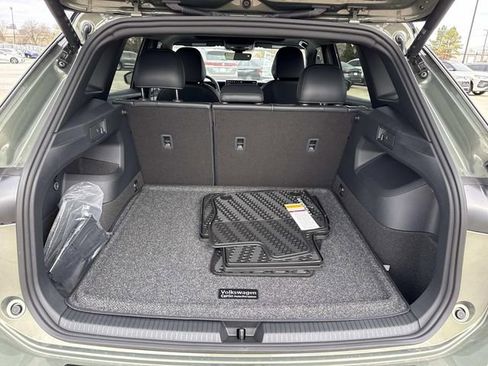 New 2026 Volkswagen Tiguan SE R-Line image 5