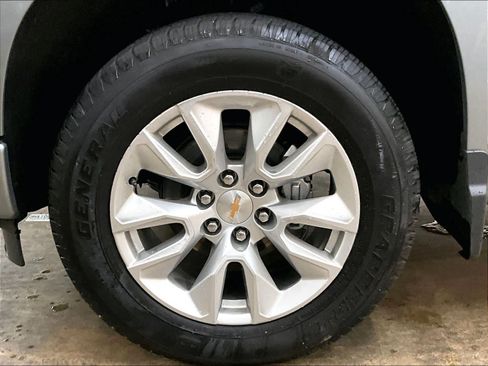 Used 2026 Chevrolet Silverado 1500 Custom RWD image 12