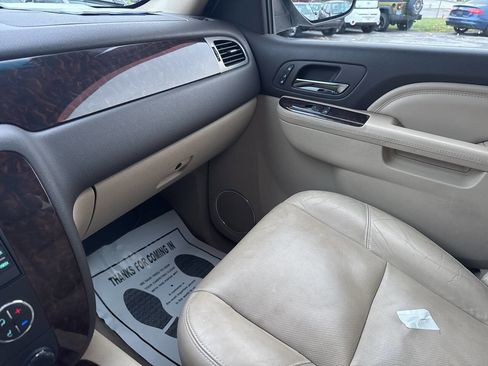 Used 2011 GMC Yukon Denali image 15