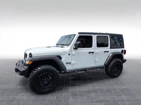 Used 2025 Jeep Wrangler Unlimited Sport AWD/4WD image 3