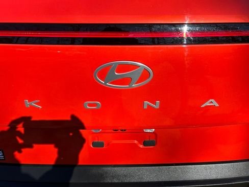 Used 2024 Hyundai Kona SE image 10