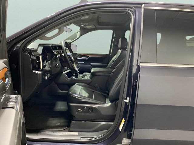 Used 2023 GMC Sierra 1500 Denali w/ Technology Package AWD/4WD image 9