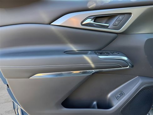 New 2026 Chevrolet Traverse LT w/ Driver Confidence Package image 25