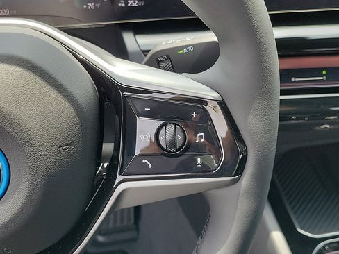New 2026 BMW i5 eDrive40 w/ Convenience Package RWD image 27