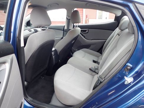 Used 2016 Hyundai Elantra SE image 9