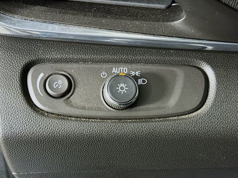 Used 2024 Buick Envista Preferred w/ Convenience II Package image 10