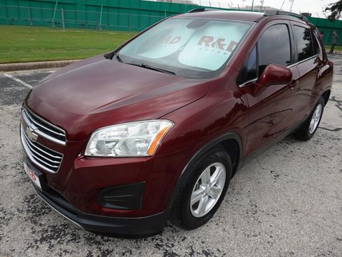 Used 2016 Chevrolet Trax LT w/ LT Convenience Package FWD image 3