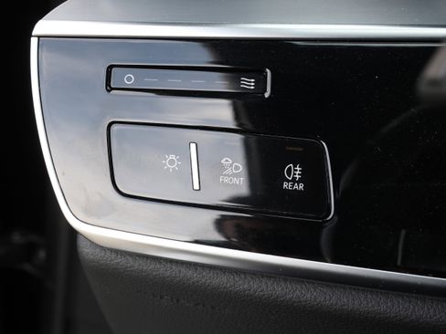 Used 2021 Audi A8 L 4.0T w/ Executive Plus Package image 15