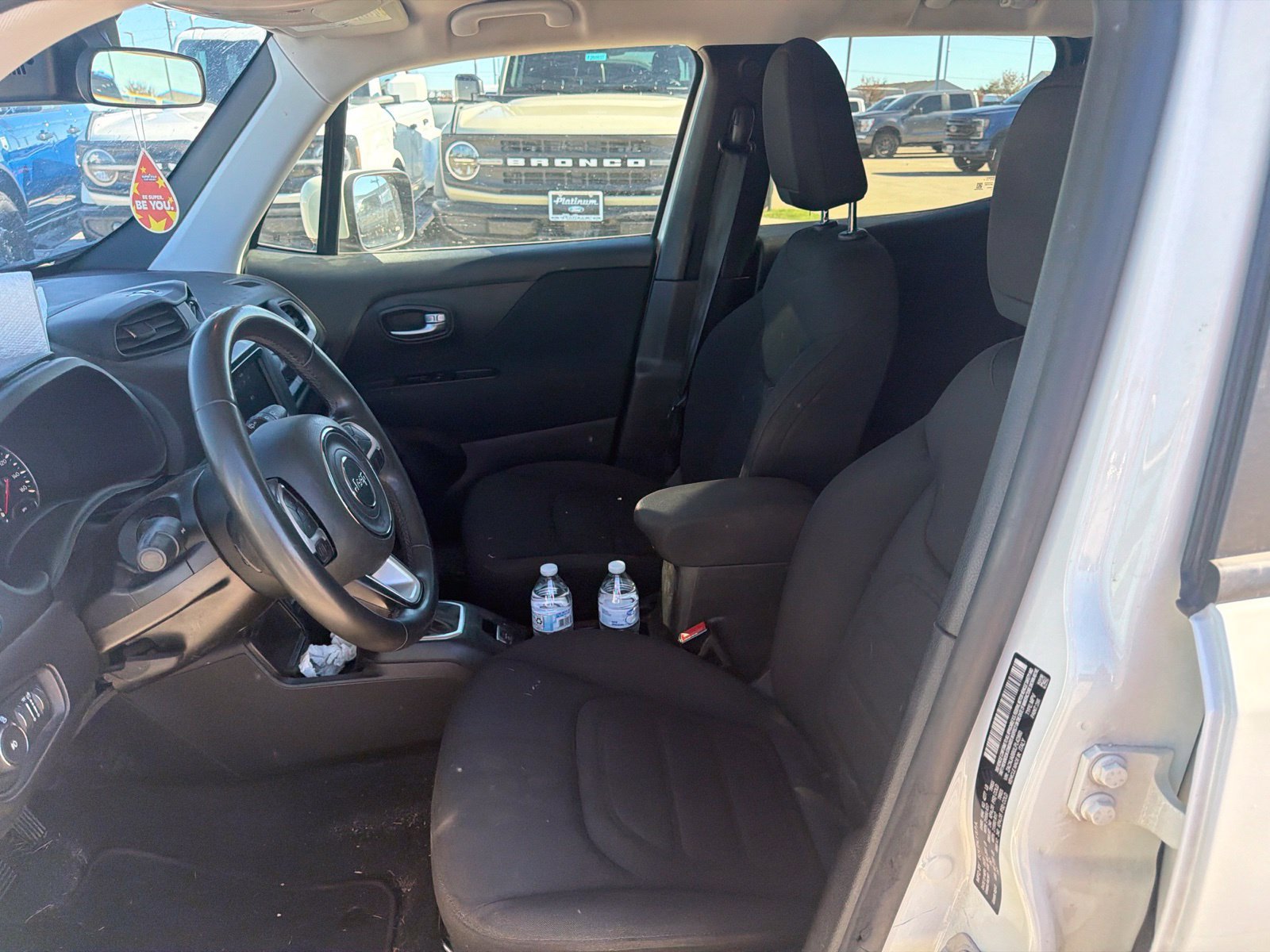Used 2020 Jeep Renegade Latitude FWD image 6