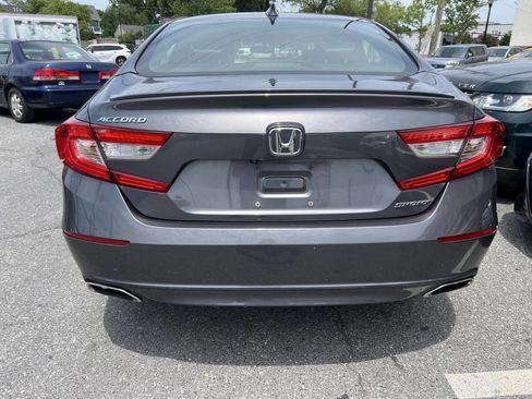 Used 2018 Honda Accord Sport image 4