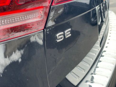 Certified 2023 Volkswagen Atlas SE image 33