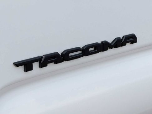 Used 2023 Toyota Tacoma TRD Off-Road w/ TRD Premium Off Road Package AWD/4WD image 11