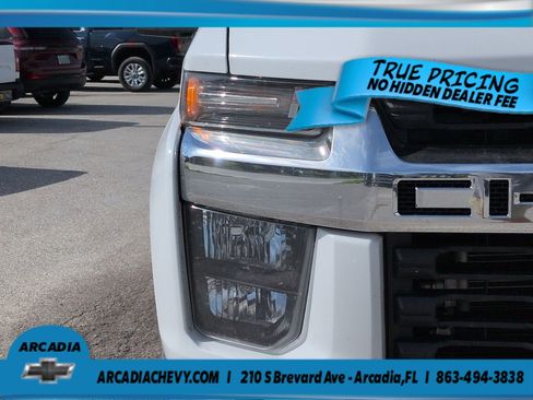 Used 2022 Chevrolet Silverado 2500 LT w/ Convenience Package AWD/4WD image 10