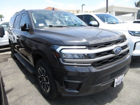 Used 2024 Ford Expedition Max XLT RWD image 4