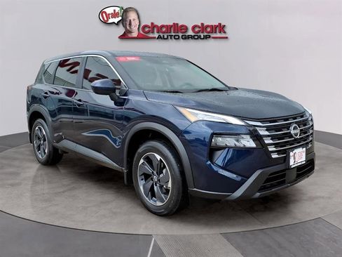 Used 2024 Nissan Rogue SV image 7