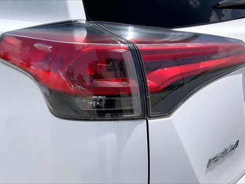 Used 2016 Toyota RAV4 LE FWD image 28