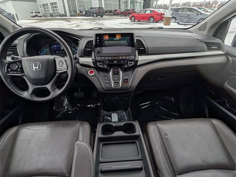 Used 2018 Honda Odyssey Touring image 12