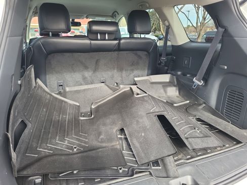 Used 2018 Nissan Pathfinder SL image 23