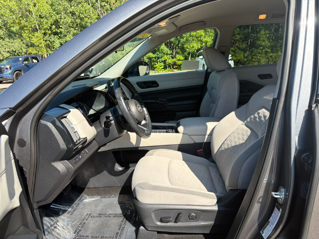Used 2024 Nissan Pathfinder SV AWD/4WD image 25