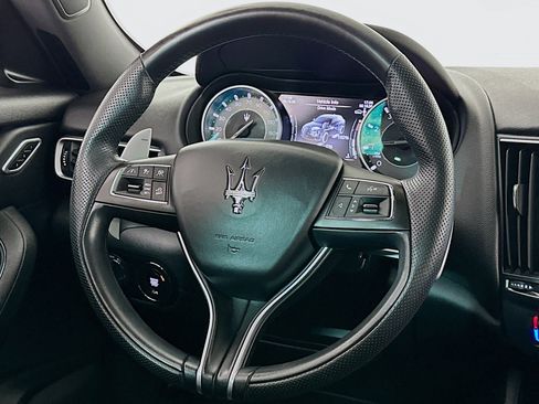 Used 2023 Maserati Levante Modena image 8
