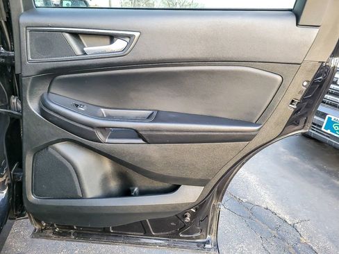 Used 2022 Ford Edge SE image 18