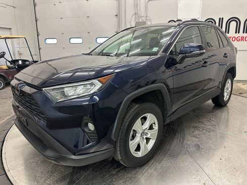 Used 2021 Toyota RAV4 XLE image 11