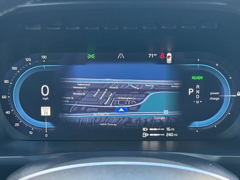 Certified 2023 Volvo XC90 T8 Ultimate w/ Lounge Package image 31