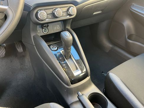 Used 2025 Nissan Versa SV image 39