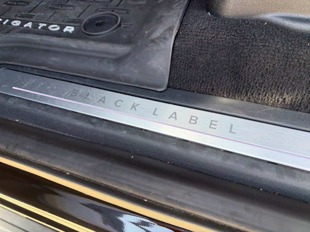 Used 2025 Lincoln Navigator Black Label AWD/4WD image 16