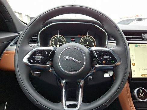 Used 2026 Jaguar F-PACE R-Dynamic S AWD/4WD image 17