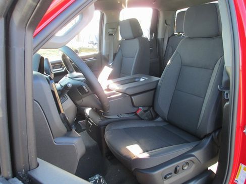 New 2026 GMC Sierra 1500 SLE image 12