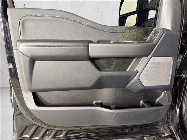 Used 2025 Ford F250 Lariat w/ Lariat Ultimate Package AWD/4WD image 12