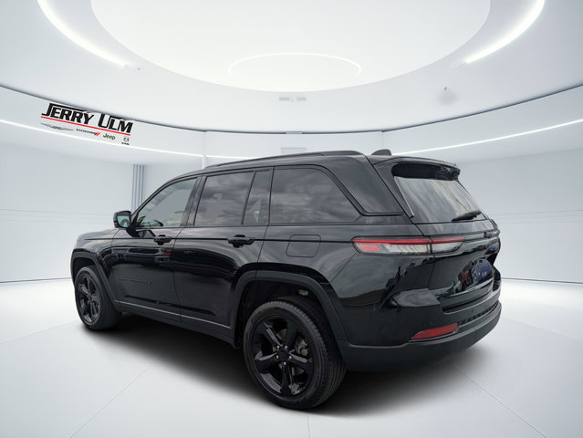 Certified 2025 Jeep Grand Cherokee Limited w/ Luxury Tech Group II AWD/4WD image 5