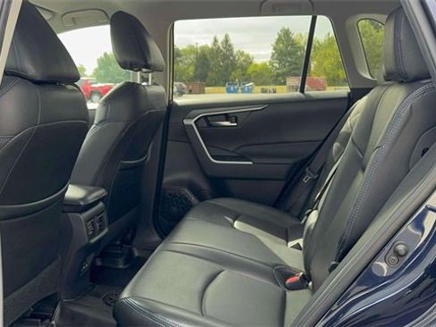 Used 2022 Toyota RAV4 XLE image 11